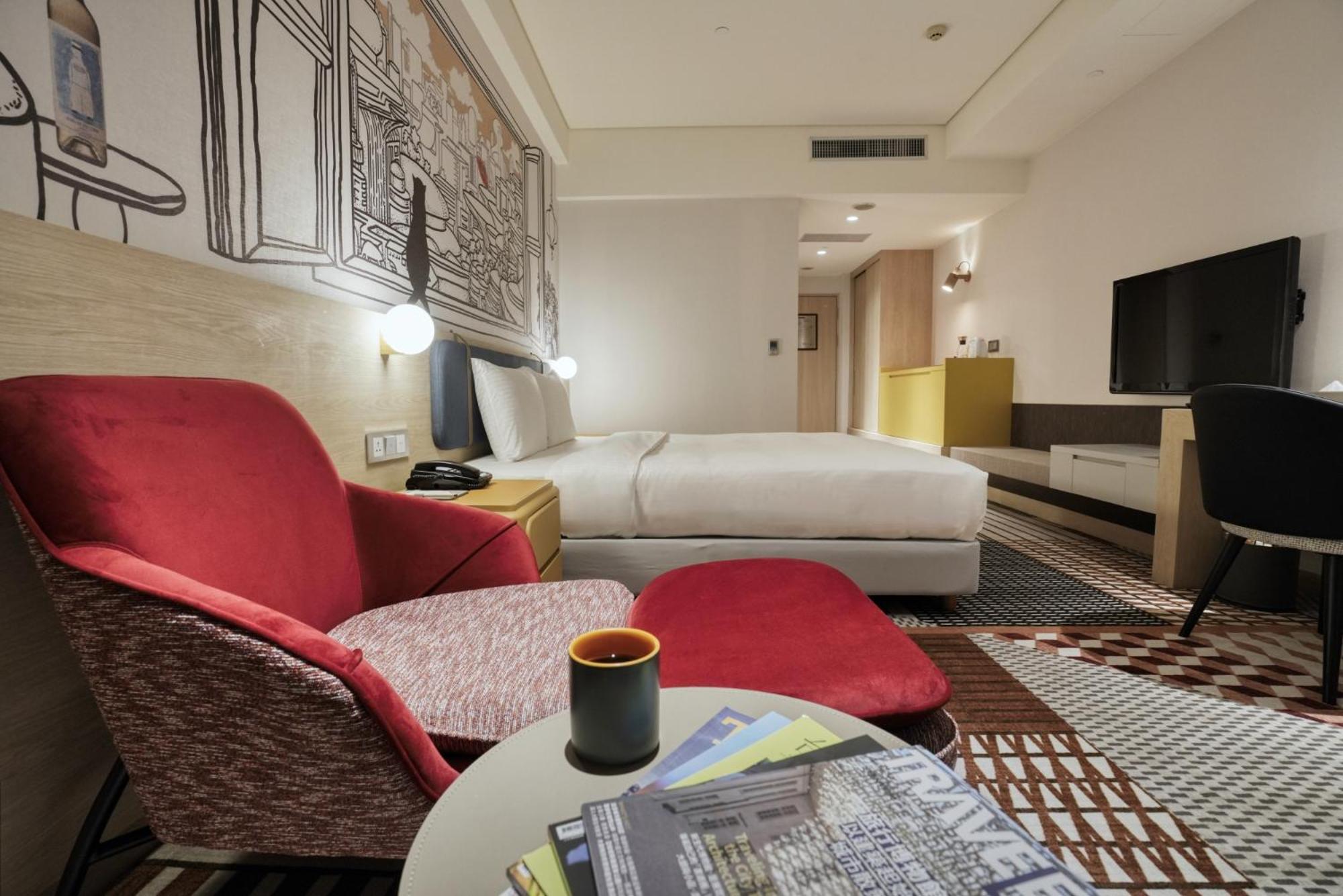 Hotel Two Tails Luzhou 4*